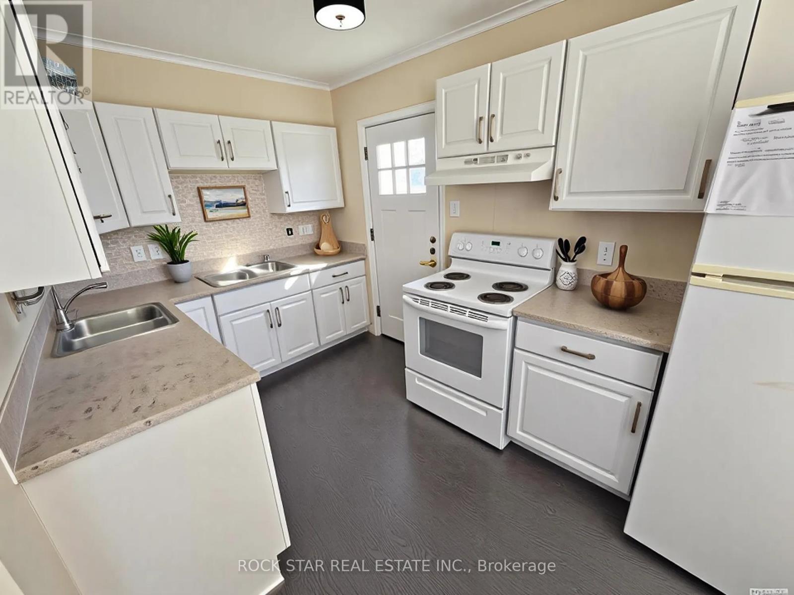 77 Blackfriars Street, London North, Ontario  N6H 1K8 - Photo 1 - X12084369