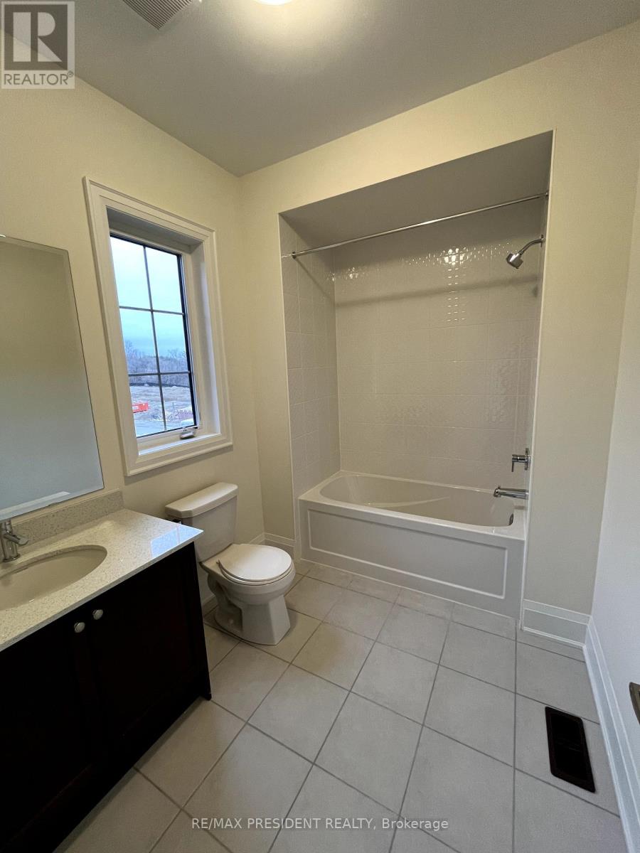 130 Wraggs Road, Bradford West Gwillimbury, Ontario  L3Z 4N2 - Photo 16 - N12083883