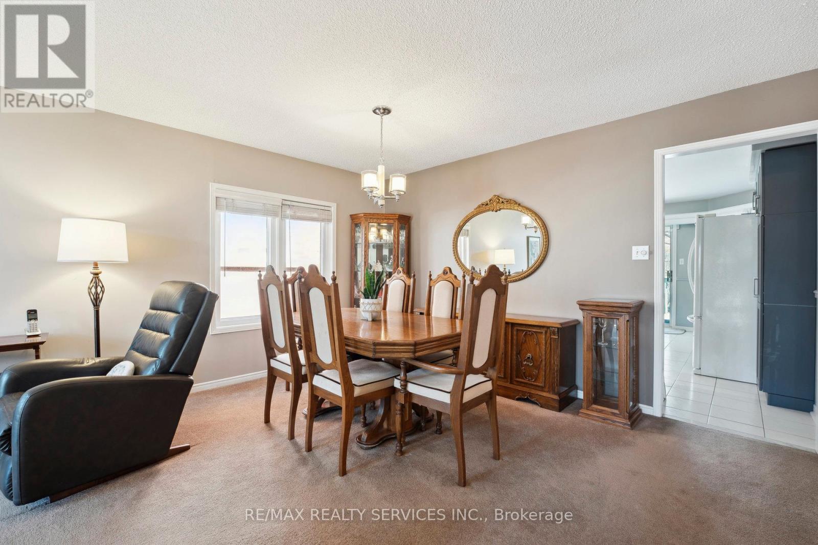 52 Buffridge Trail, Brampton, Ontario  L7A 1H8 - Photo 10 - W12067056