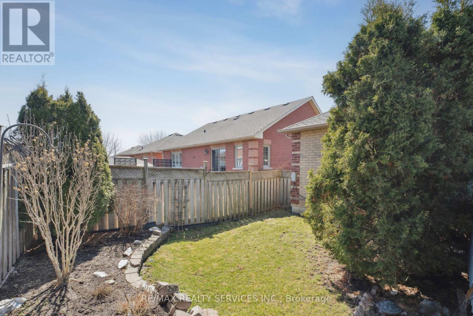 52 Buffridge Trail, Brampton, Ontario  L7A 1H8 - Photo 45 - W12067056