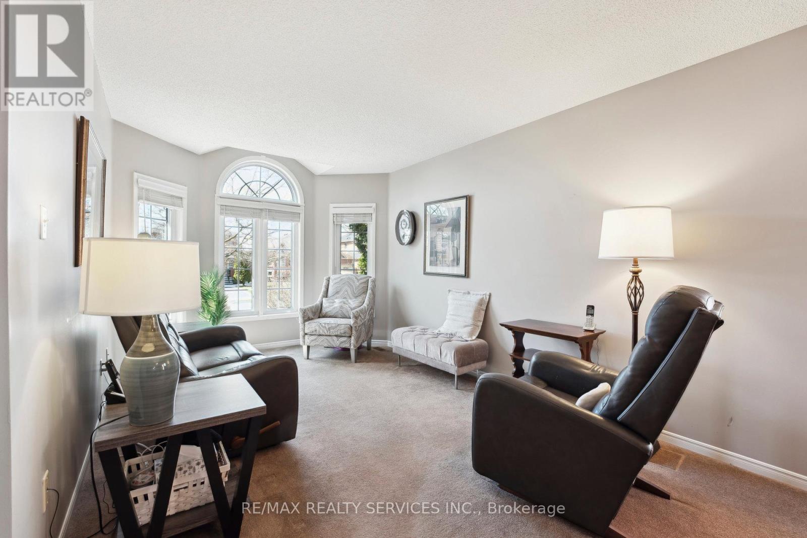 52 Buffridge Trail, Brampton, Ontario  L7A 1H8 - Photo 7 - W12067056