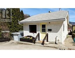 521 TURNER Street, warfield, British Columbia