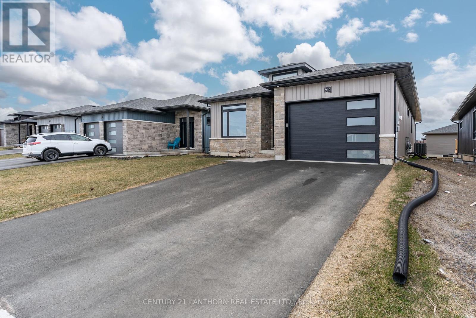 Property at 62 HASTINGS PARK DRIVE image 3