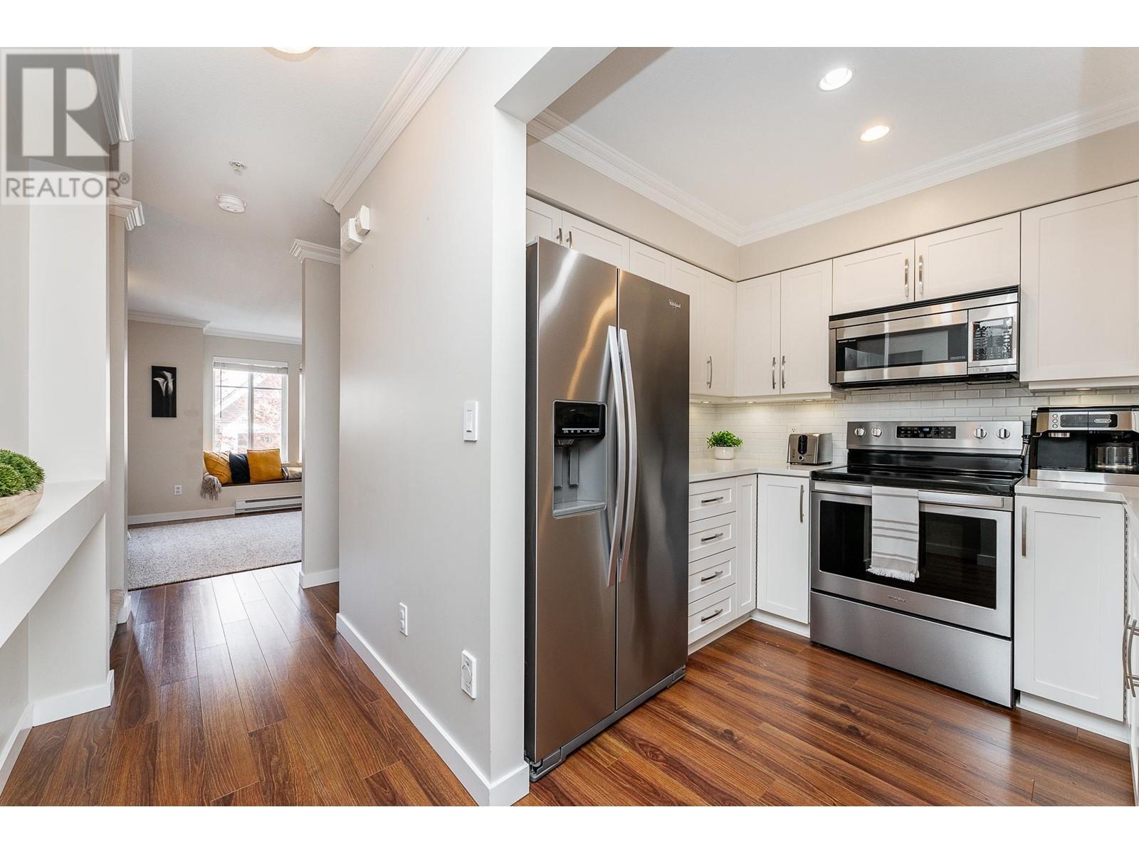 Property at 18 19141 124 AVENUE image 3