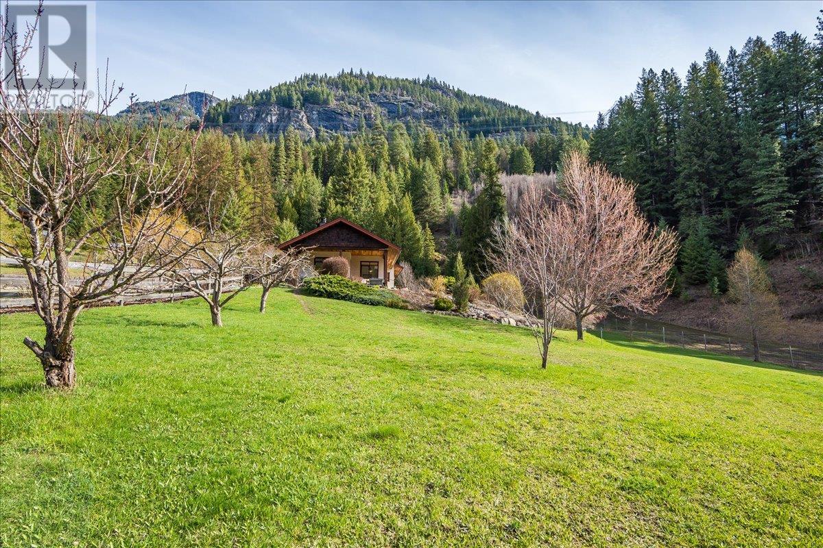 3092 Poohachoff Road, Slocan Park, British Columbia  V0G 2E0 - Photo 62 - 10342798