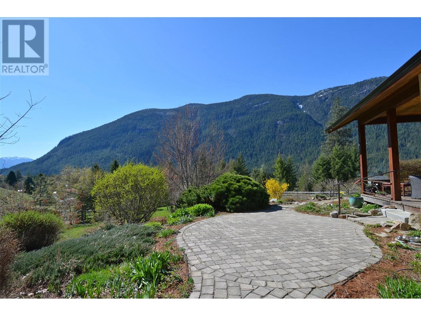 3092 Poohachoff Road, Slocan Park, British Columbia  V0G 2E0 - Photo 52 - 10342798
