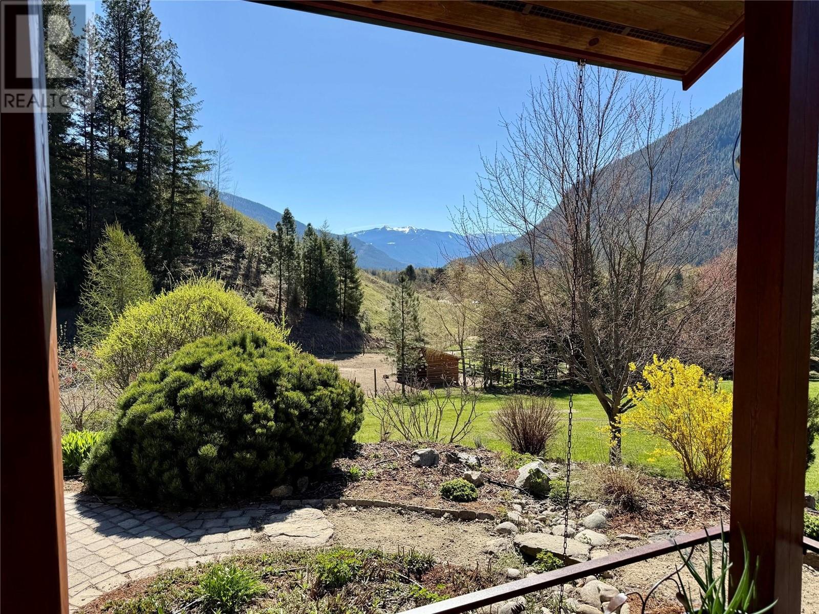 3092 Poohachoff Road, Slocan Park, British Columbia  V0G 2E0 - Photo 54 - 10342798