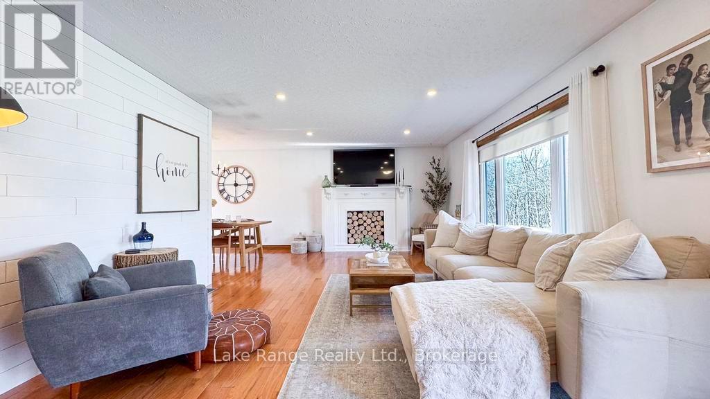403 Havelock Street, Huron-Kinloss, Ontario  N0G 2H0 - Photo 2 - X12084516