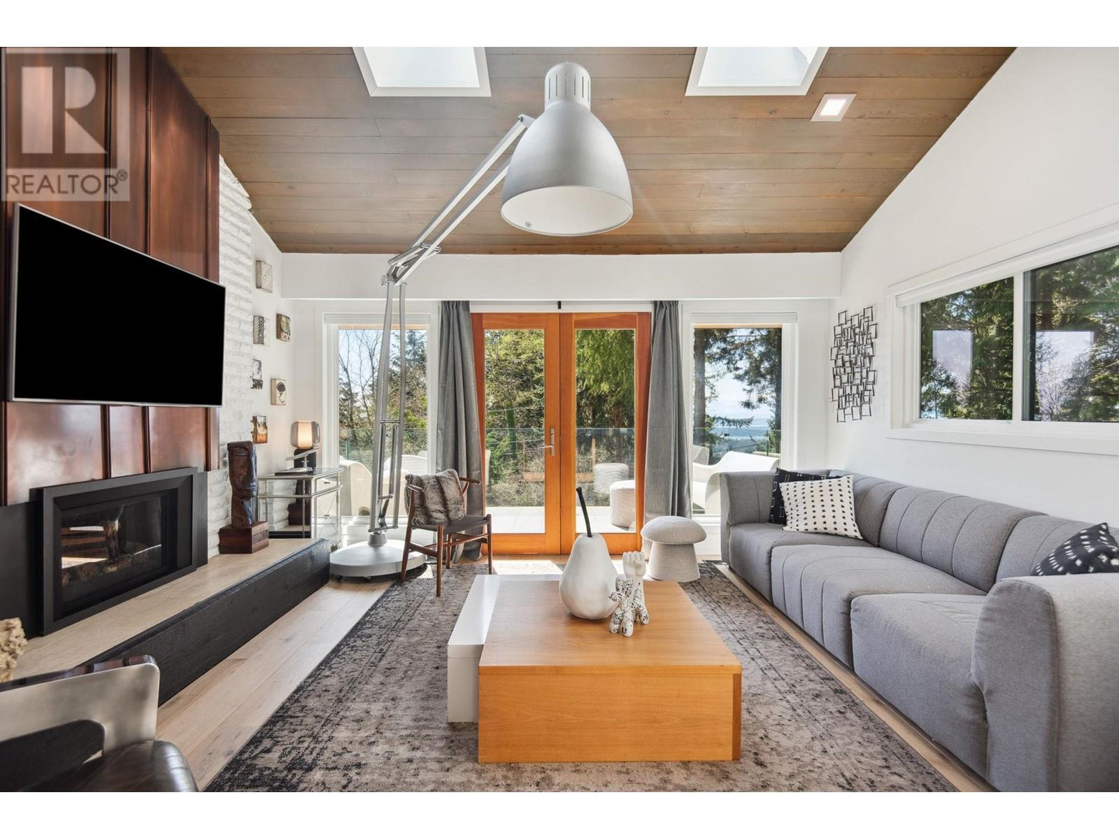 Property at 328 MONTERAY AVENUE image 5
