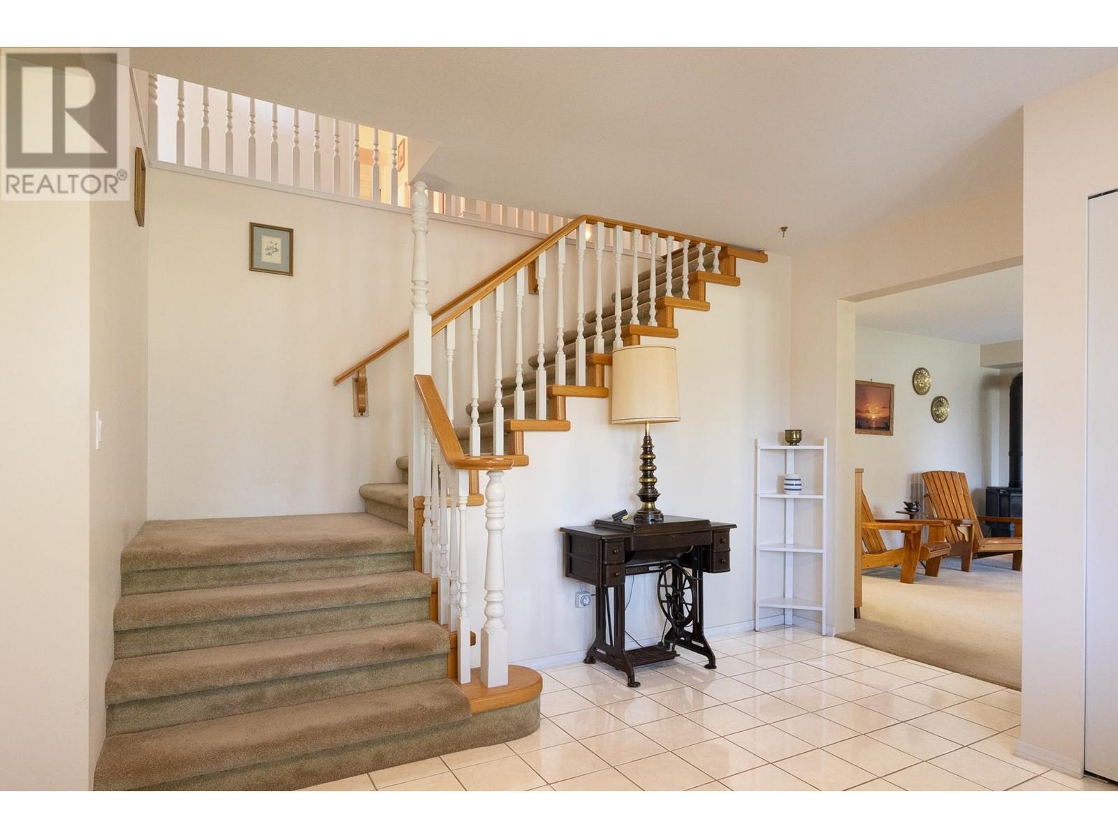 Property at 6028 PARKVIEW PLACE image 4