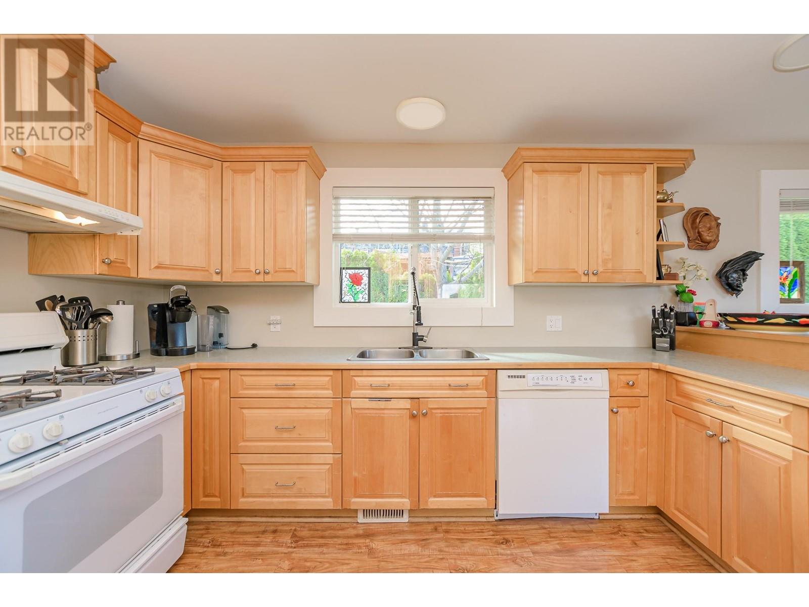 1326 Corriano Road, Sorrento, British Columbia  V0E 2W0 - Photo 16 - 10343250