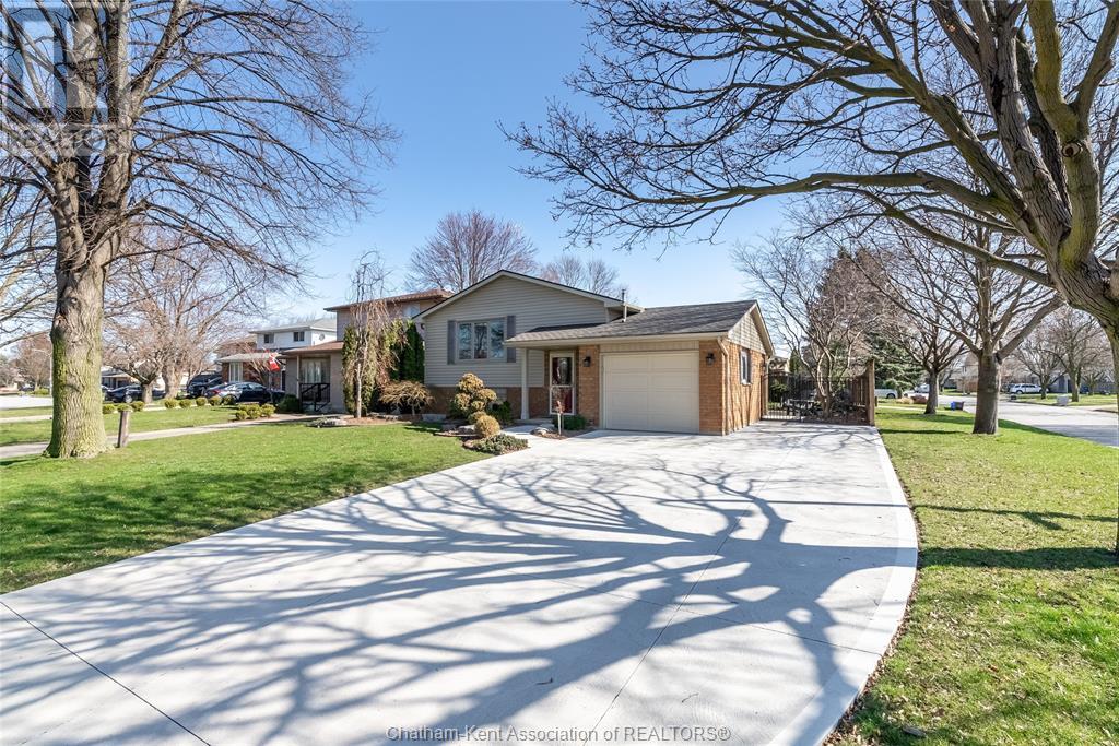 Property at 35 Monarch DRIVE image 3