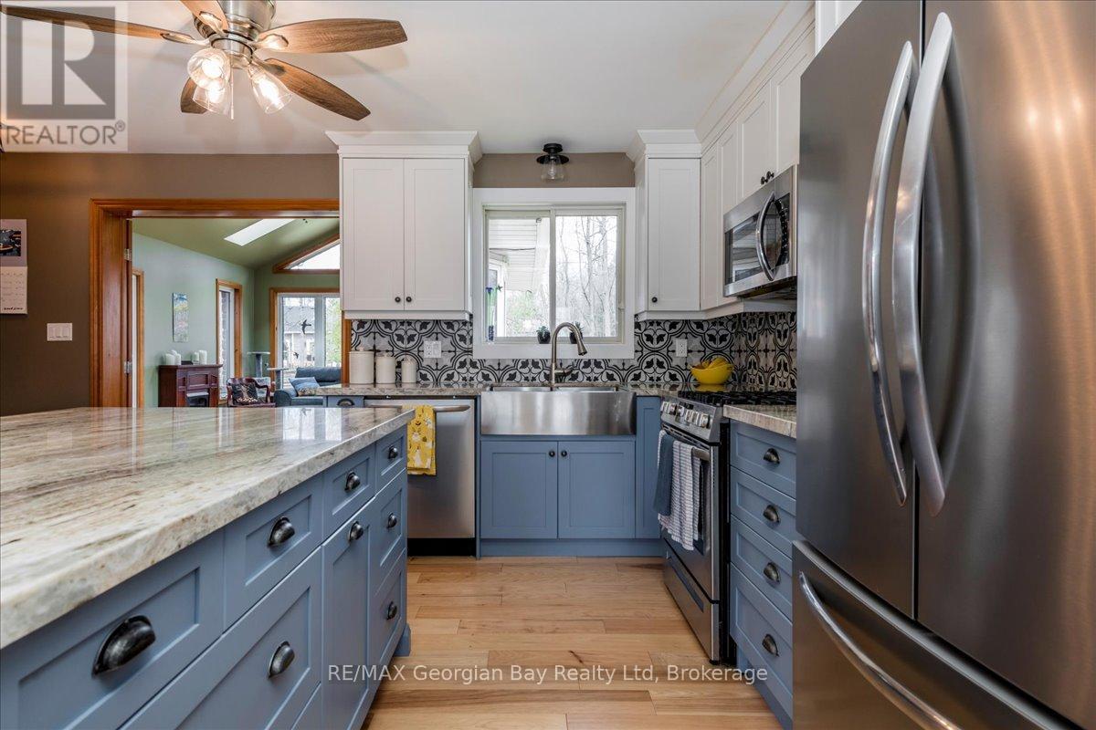 16 Mundy Avenue, Tiny, Ontario  L9M 0B5 - Photo 13 - S12082152