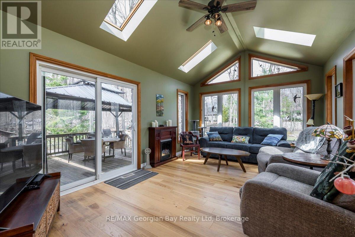 16 Mundy Avenue, Tiny, Ontario  L9M 0B5 - Photo 17 - S12082152
