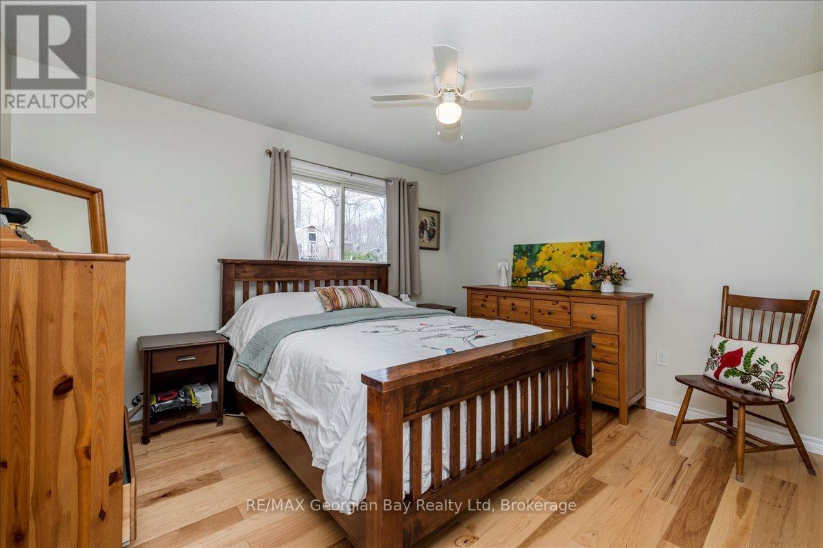 16 Mundy Avenue, Tiny, Ontario  L9M 0B5 - Photo 18 - S12082152