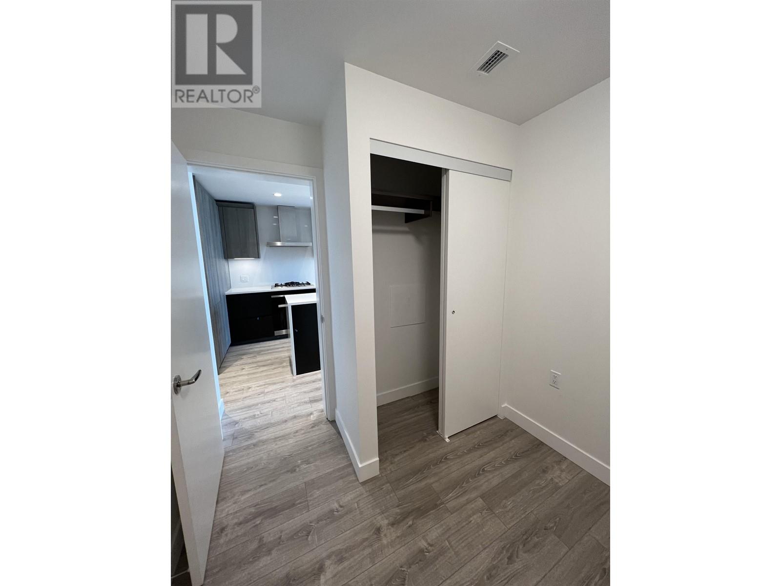 Listing Picture 8 of 27 : 1306 6328 NO. 3 ROAD, Richmond / 烈治文 - 魯藝地產 Yvonne Lu Group - MLS Medallion Club Member