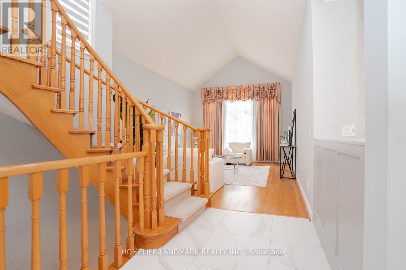 98 Braeside Square, Markham, Ontario  L3R 0A5 - Photo 7 - N12084498