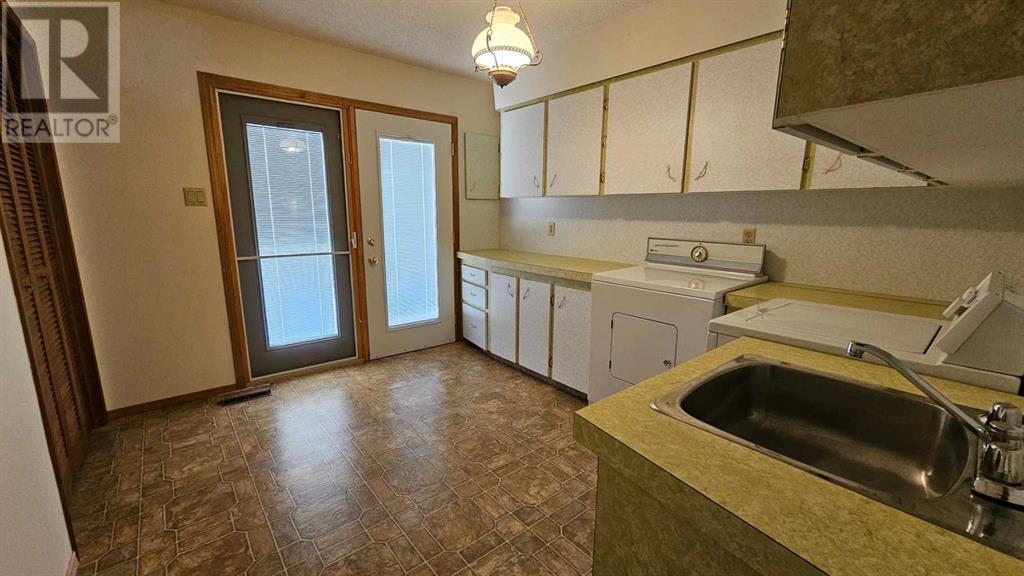 108 1 Avenue Ne, Milk River, Alberta  T0K 1M0 - Photo 16 - A2212045