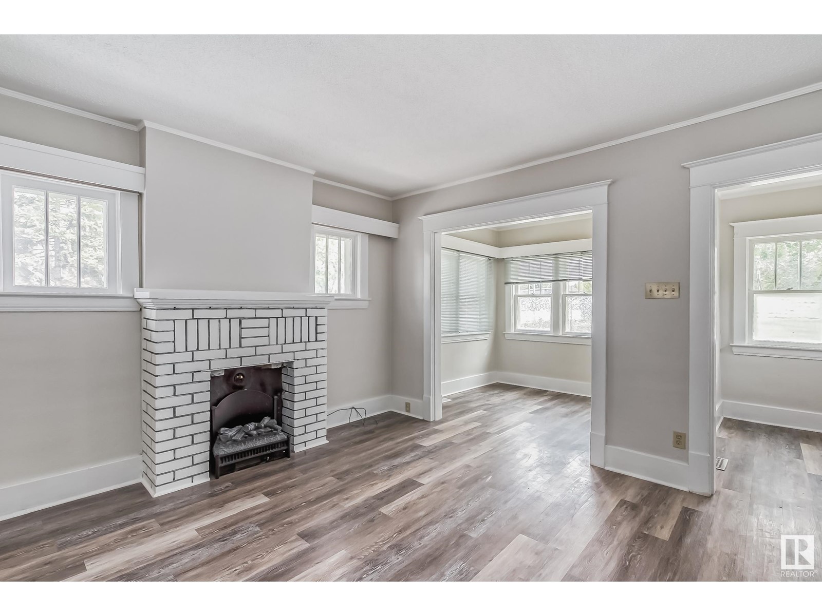 Property at 11164 97 ST NW image 5