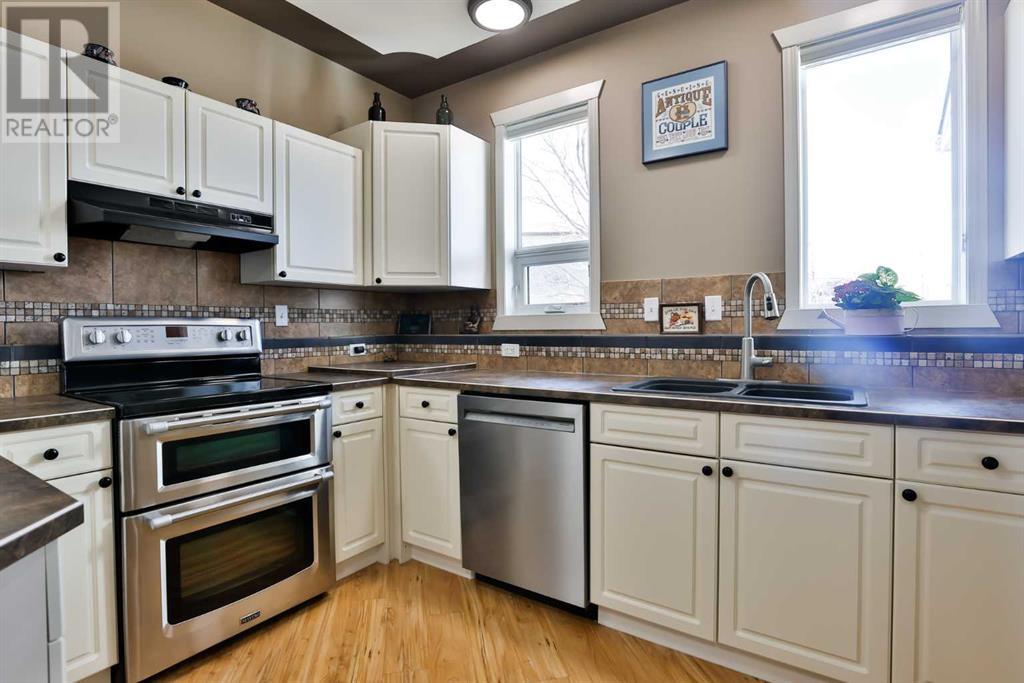 Property at 228 Tartan Circle W image 4