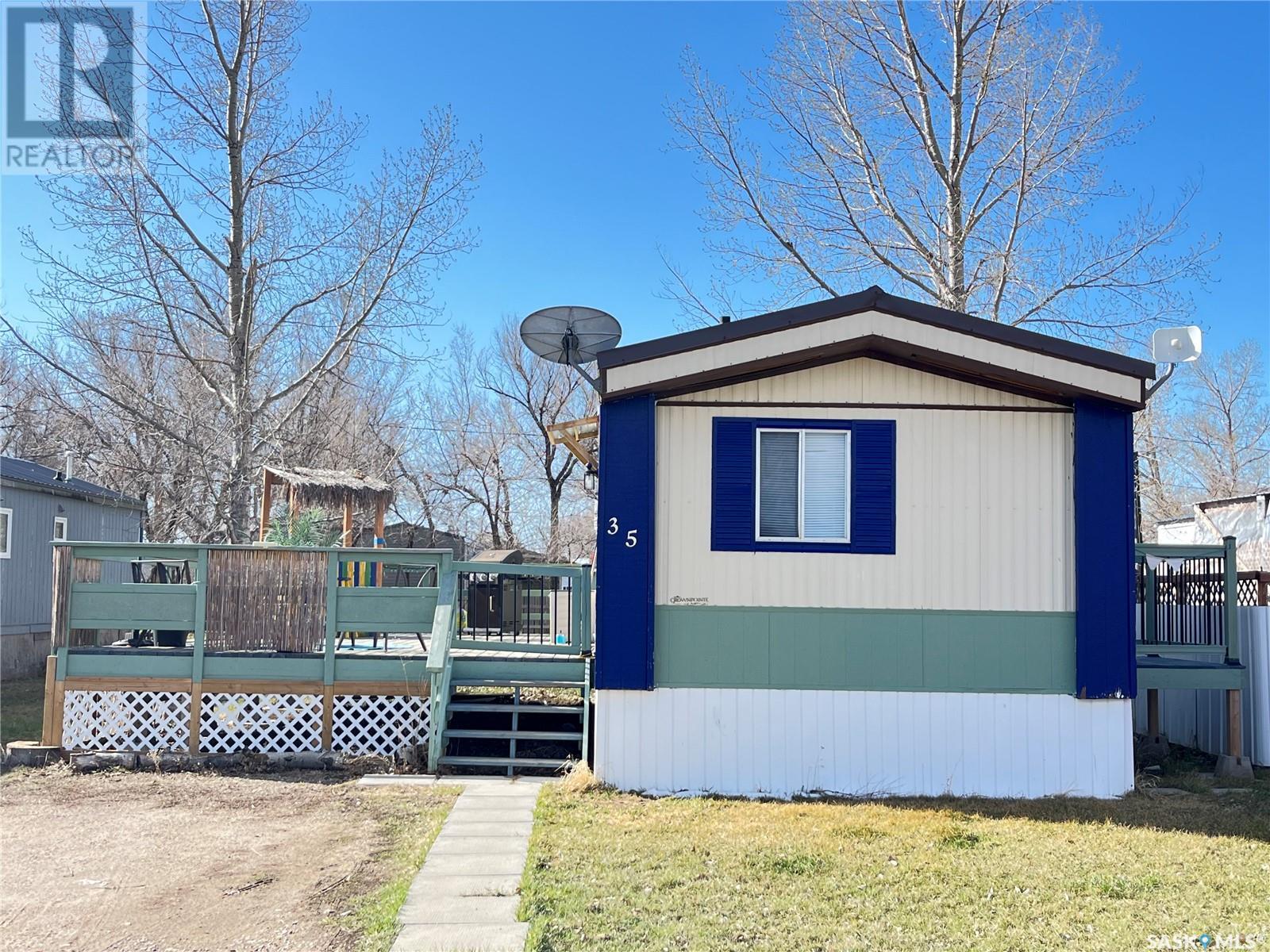Cypress Mobile Home Park, Maple Creek, Saskatchewan  S0N 1N0 - Photo 1 - SK002807