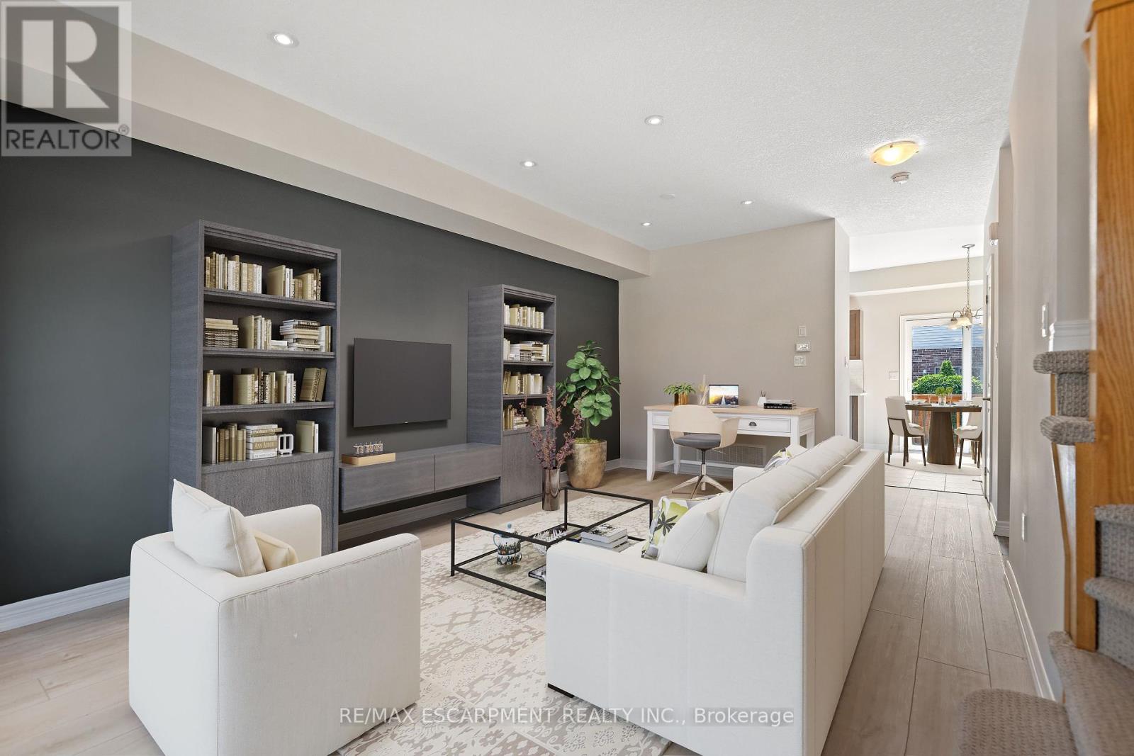 Property at 44 - 8 LAKELAWN ROAD image 3