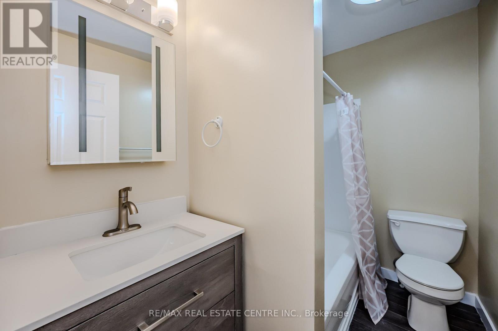 73 Albany Avenue, Hamilton, Ontario  L8H 2H4 - Photo 11 - X12084558