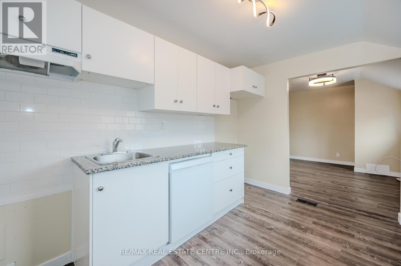73 Albany Avenue, Hamilton, Ontario  L8H 2H4 - Photo 12 - X12084558