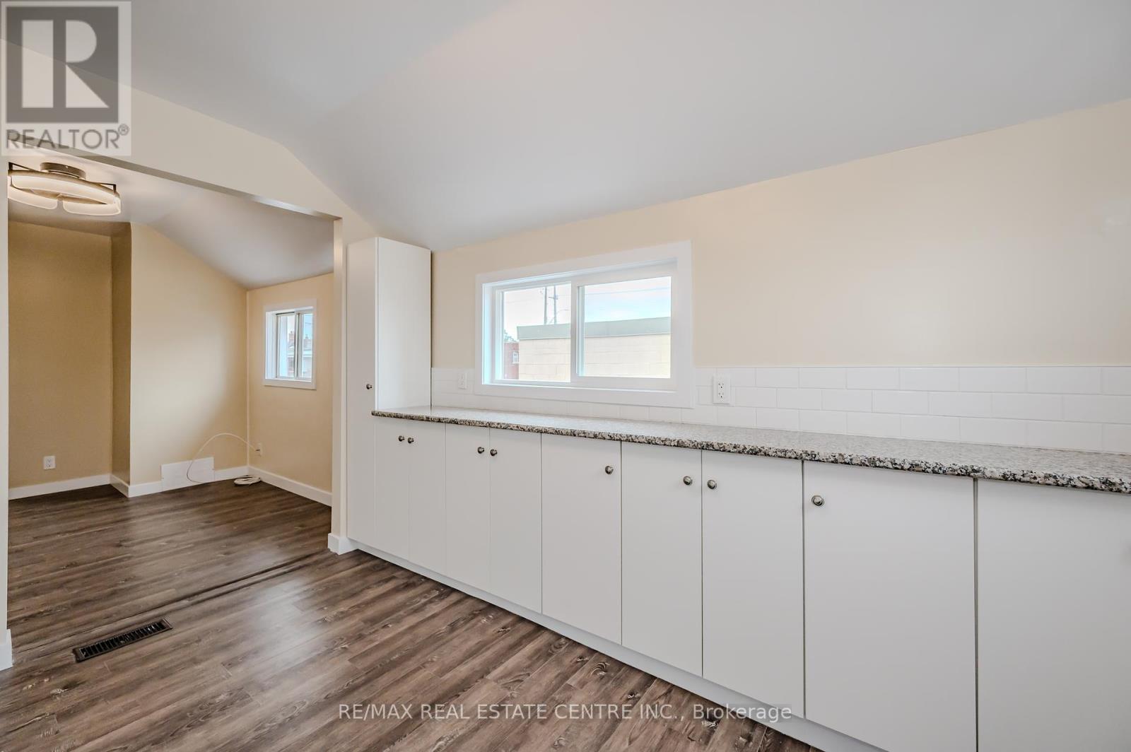 73 Albany Avenue, Hamilton, Ontario  L8H 2H4 - Photo 13 - X12084558
