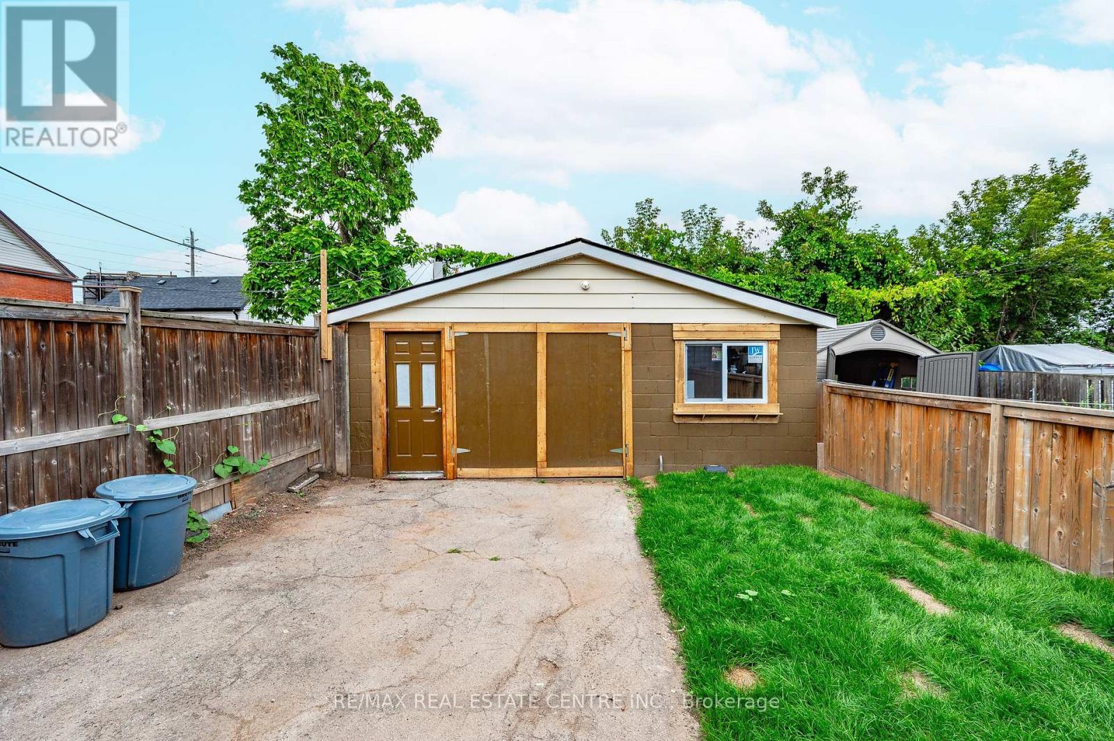 73 Albany Avenue, Hamilton, Ontario  L8H 2H4 - Photo 17 - X12084558