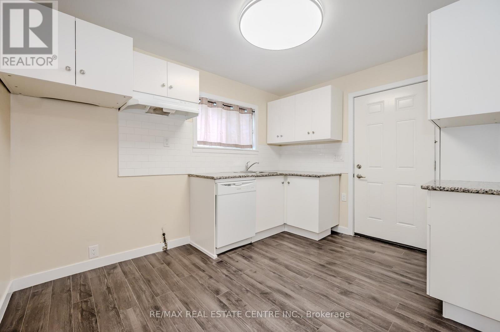 73 Albany Avenue, Hamilton, Ontario  L8H 2H4 - Photo 4 - X12084558