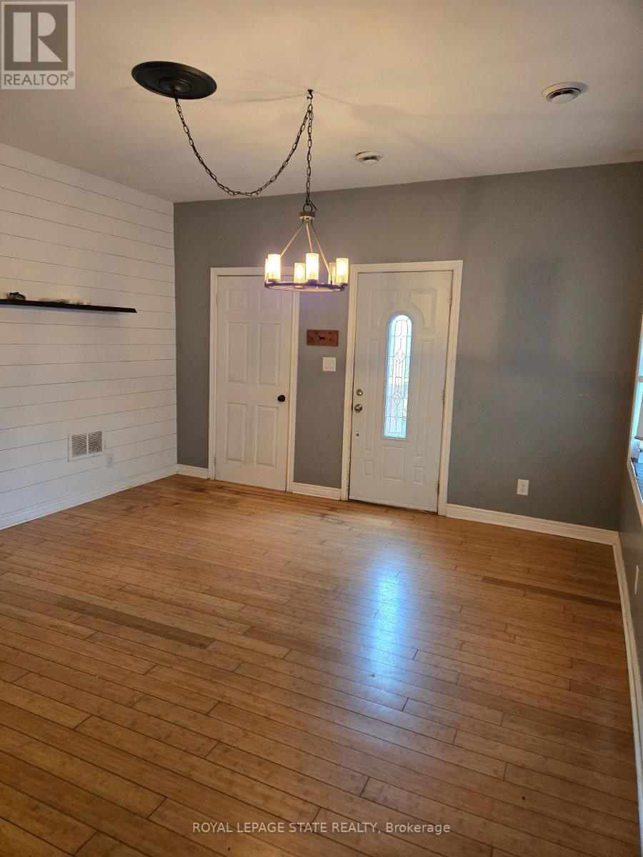 714 Main Street W, Port Colborne, Ontario  L3K 5V4 - Photo 14 - X12084562