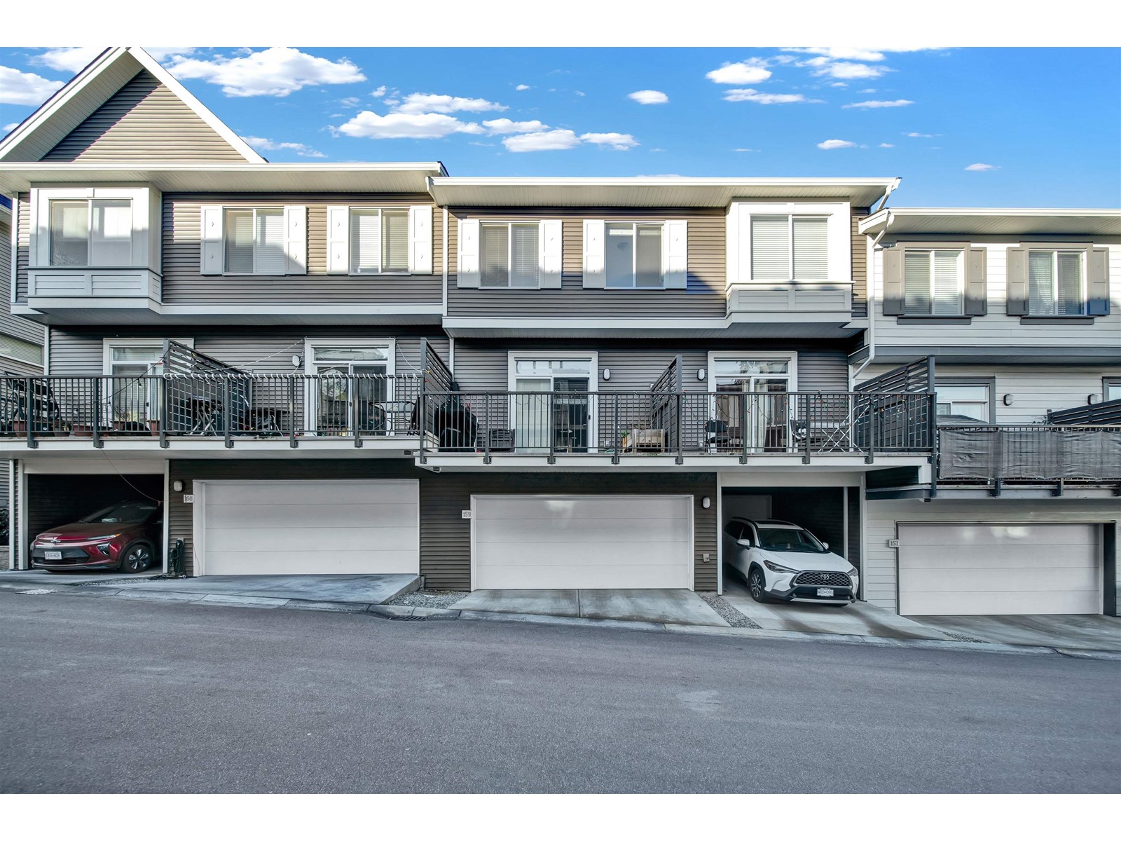 159 8168 136a Street, Surrey, British Columbia  V3W 2Z6 - Photo 1 - R2990531