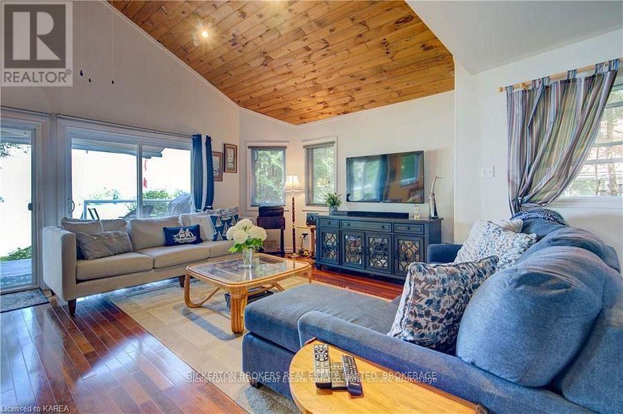 13 Sturtivans Lane, Front Of Leeds & Seeleys Bay, Ontario  K7G 2V4 - Photo 21 - X12084579
