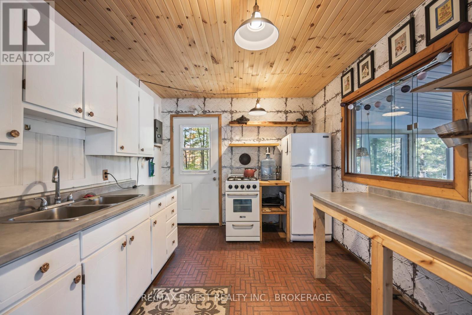 293 Gold Dust Lane, Frontenac (Frontenac South), Ontario  K0H 1W0 - Photo 6 - X12084617