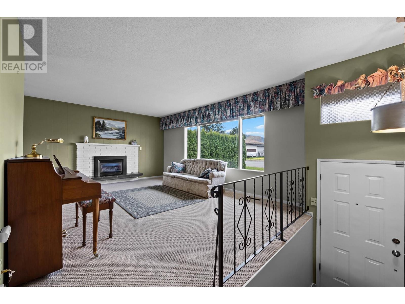 Property at 1062 7th Street image 2