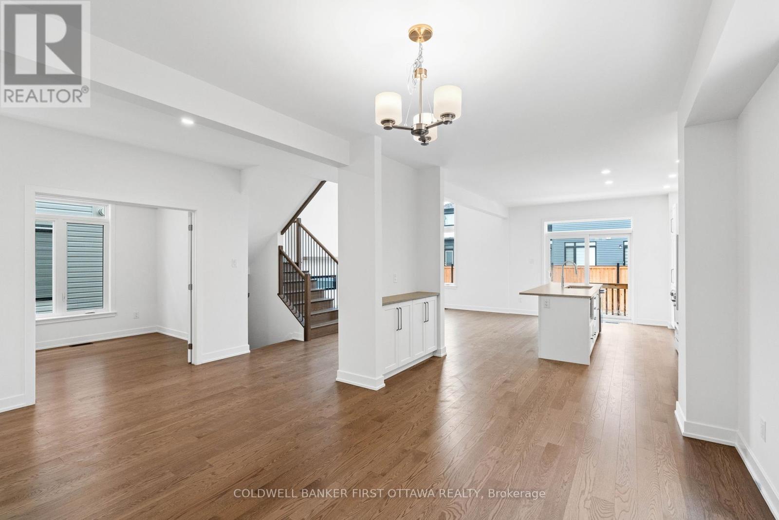 Property at 695 ODYSSEY WAY image 4