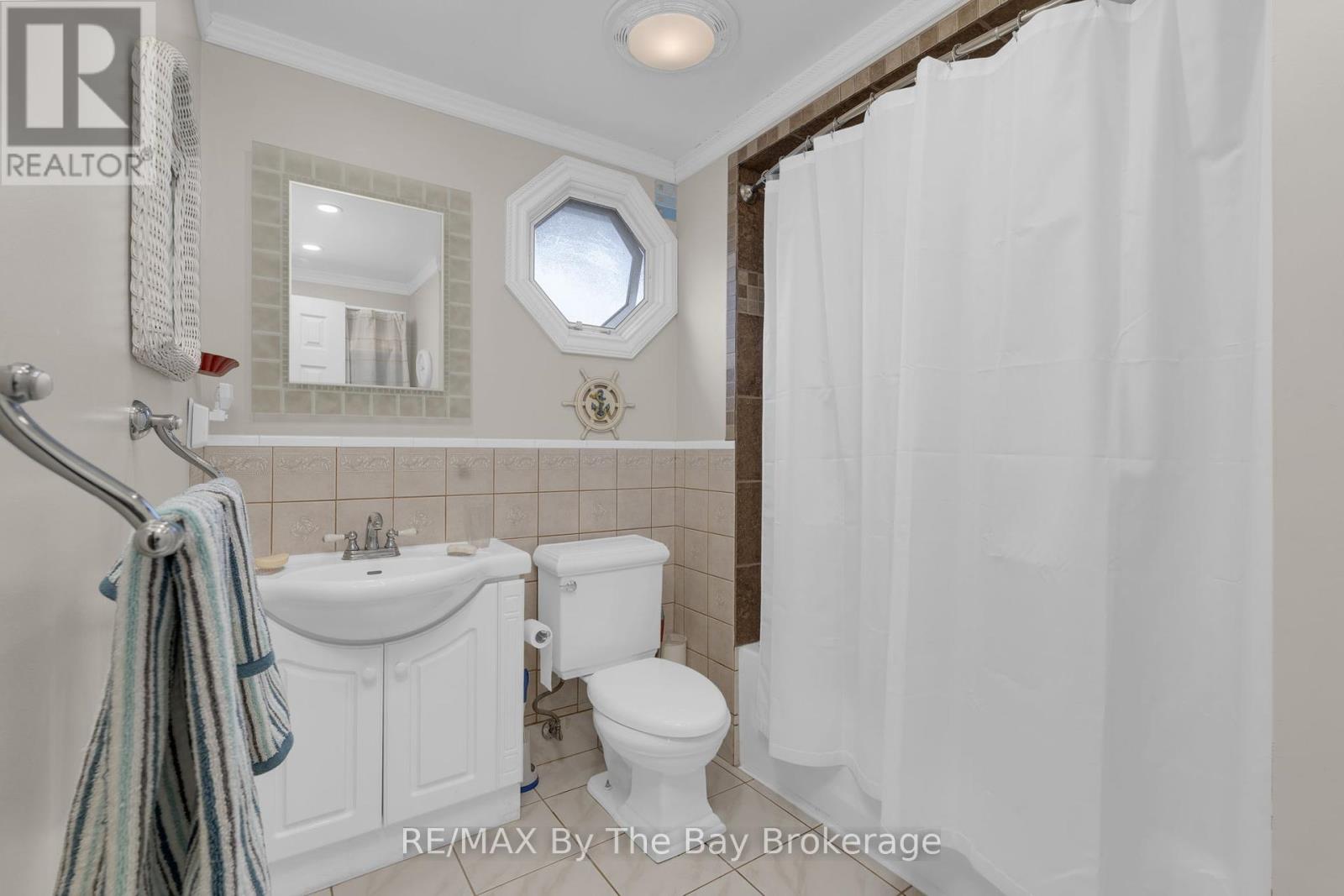 23 Grist Mill Road, East Gwillimbury, Ontario  L9N 1B9 - Photo 12 - N12084658
