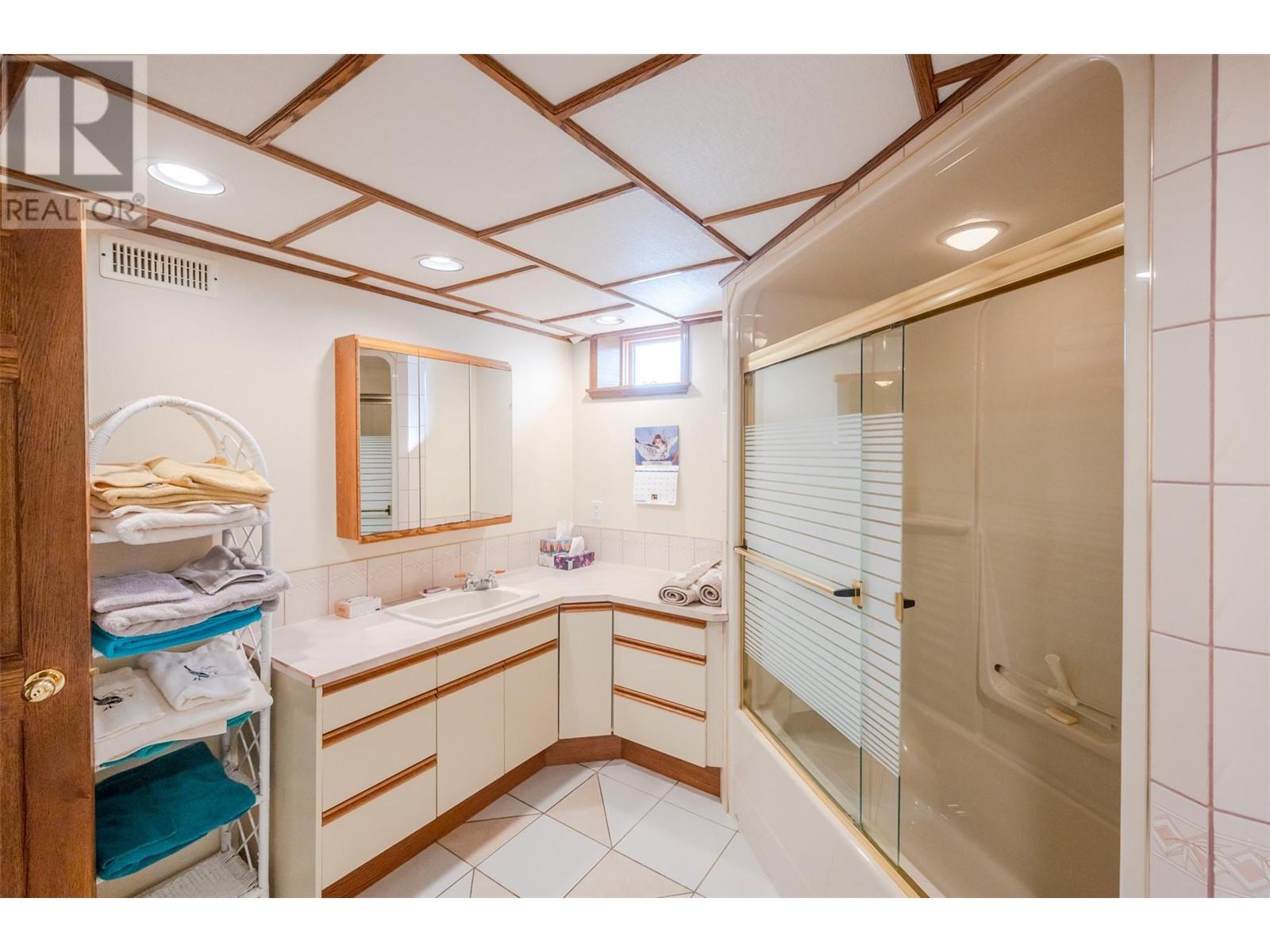 2565 Taber Road, Penticton, British Columbia  V2A 8P2 - Photo 66 - 10343663