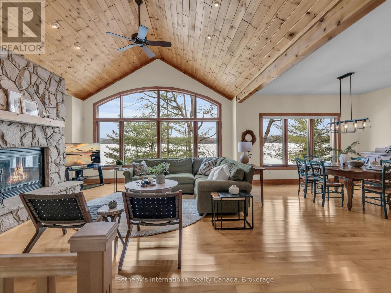 243 Prices Point Road, Lake Of Bays, Ontario  P0B 1A0 - Photo 12 - X12084581