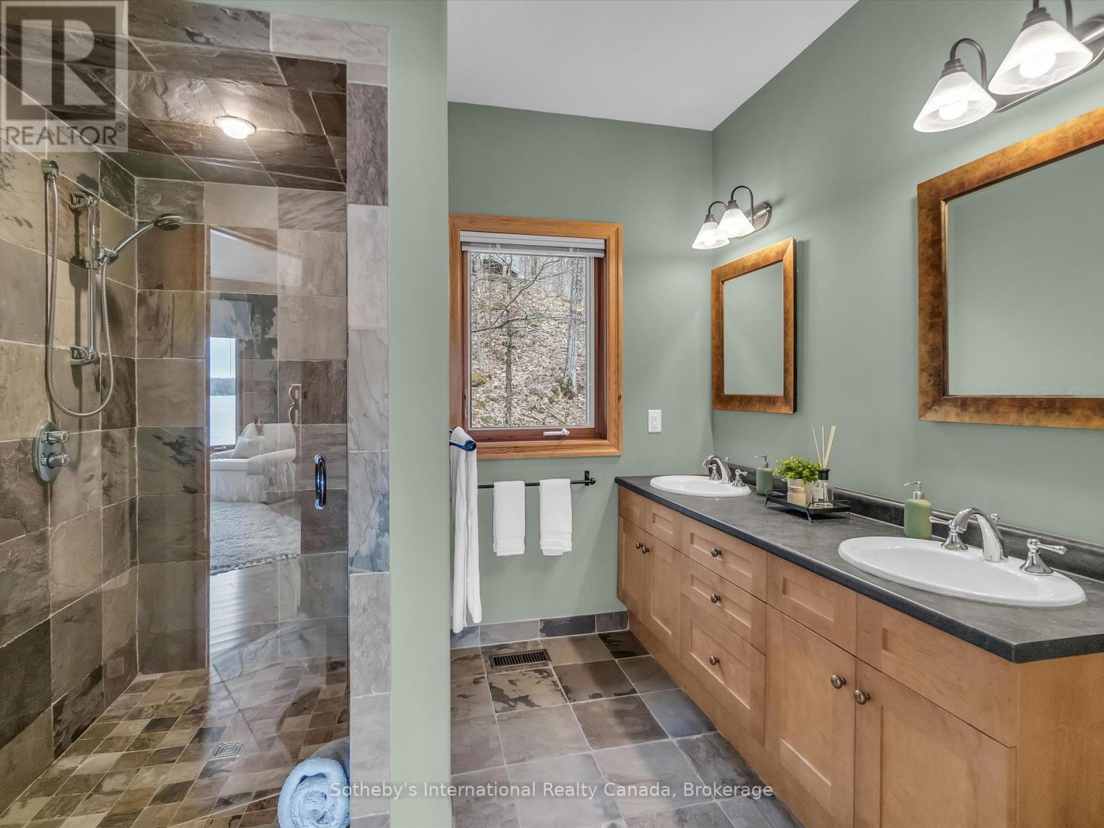 243 Prices Point Road, Lake Of Bays, Ontario  P0B 1A0 - Photo 20 - X12084581