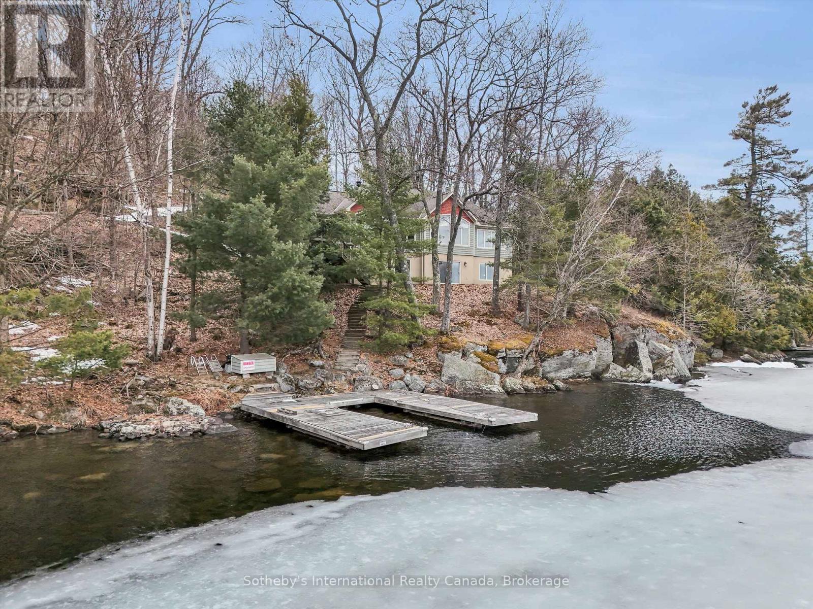 243 Prices Point Road, Lake Of Bays, Ontario  P0B 1A0 - Photo 4 - X12084581