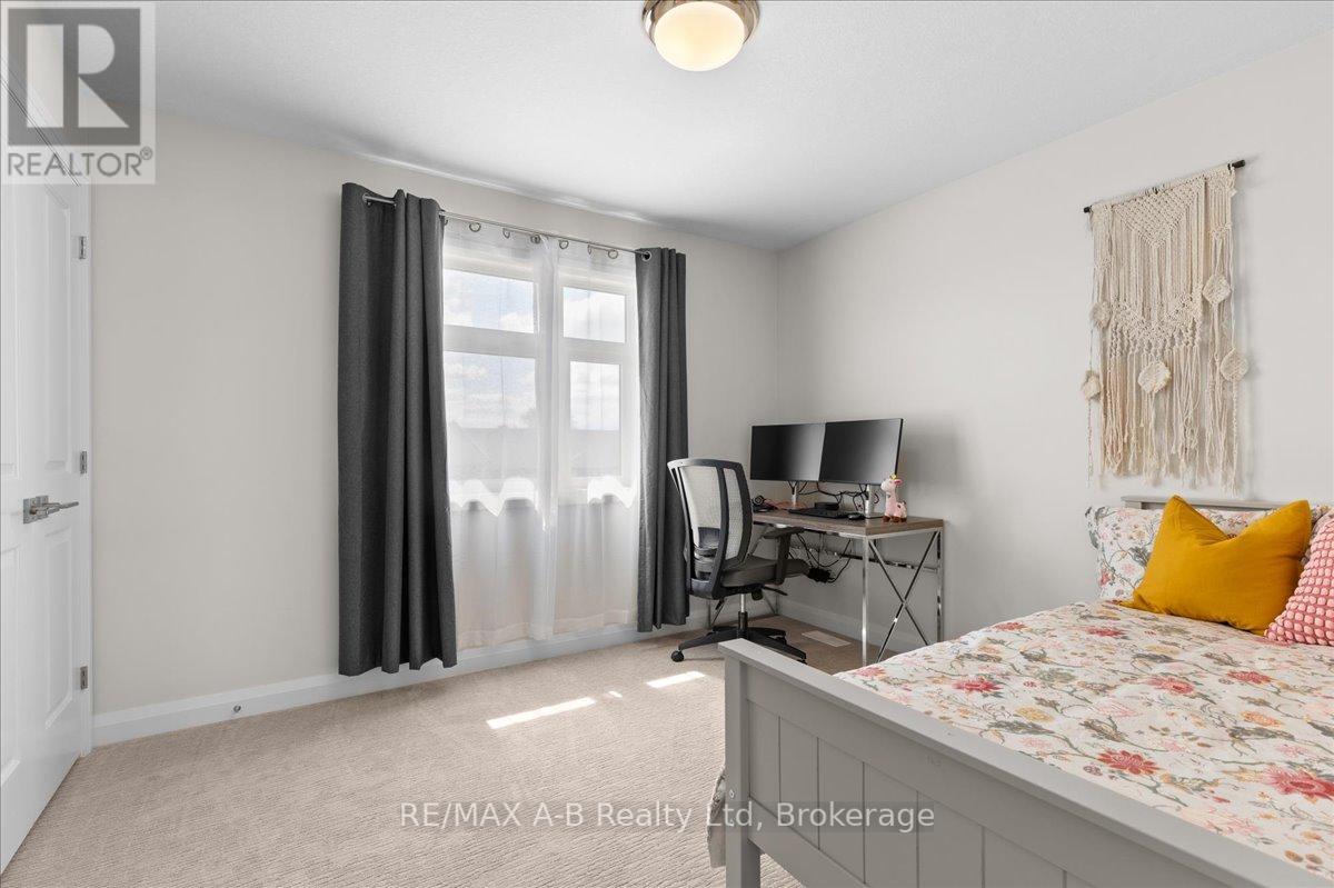 98 Rowe Avenue, South Huron, Ontario  N0M 1S1 - Photo 21 - X12084657