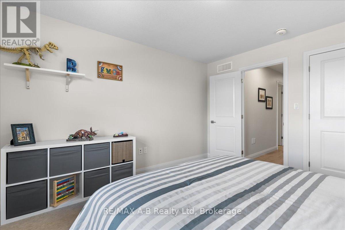 98 Rowe Avenue, South Huron, Ontario  N0M 1S1 - Photo 24 - X12084657
