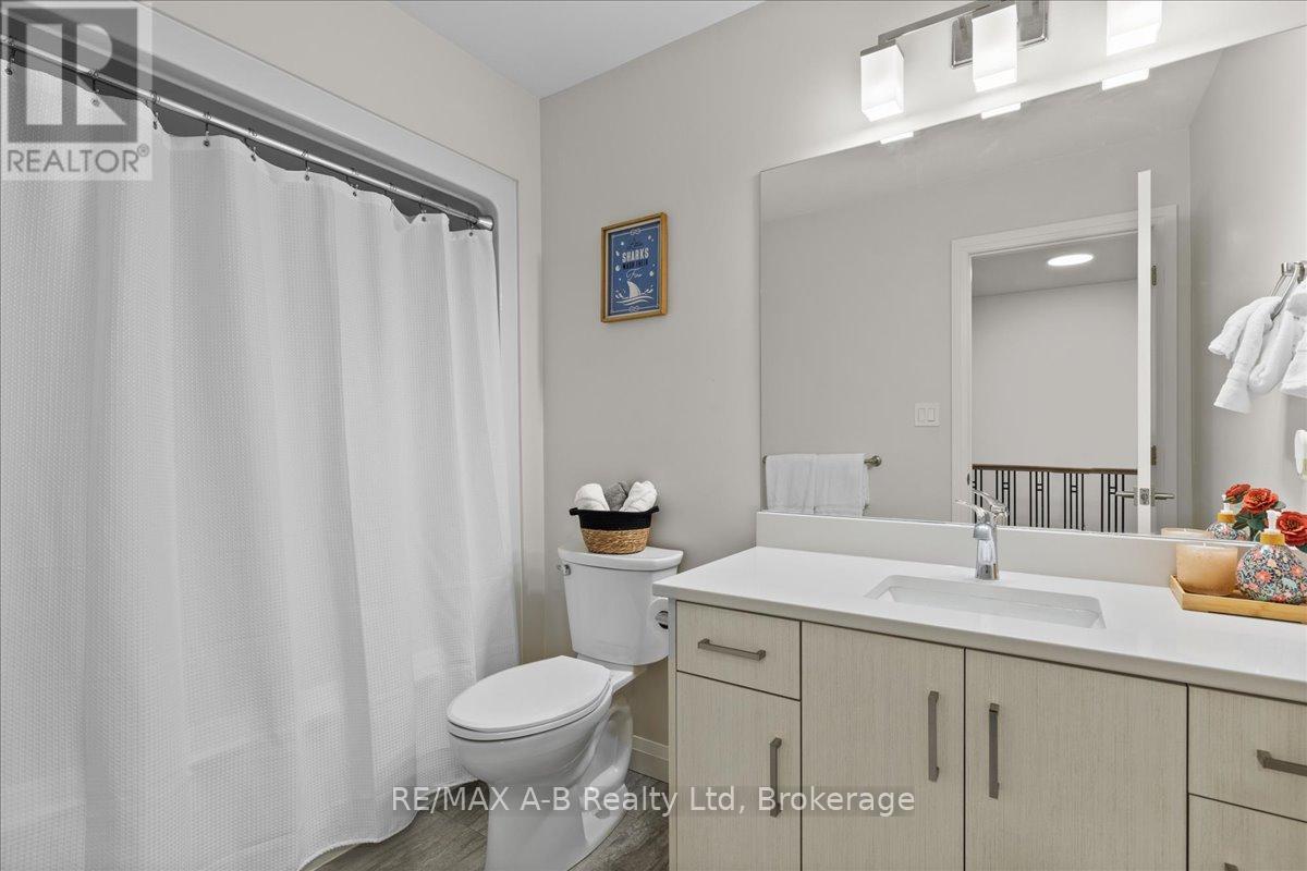 98 Rowe Avenue, South Huron, Ontario  N0M 1S1 - Photo 25 - X12084657
