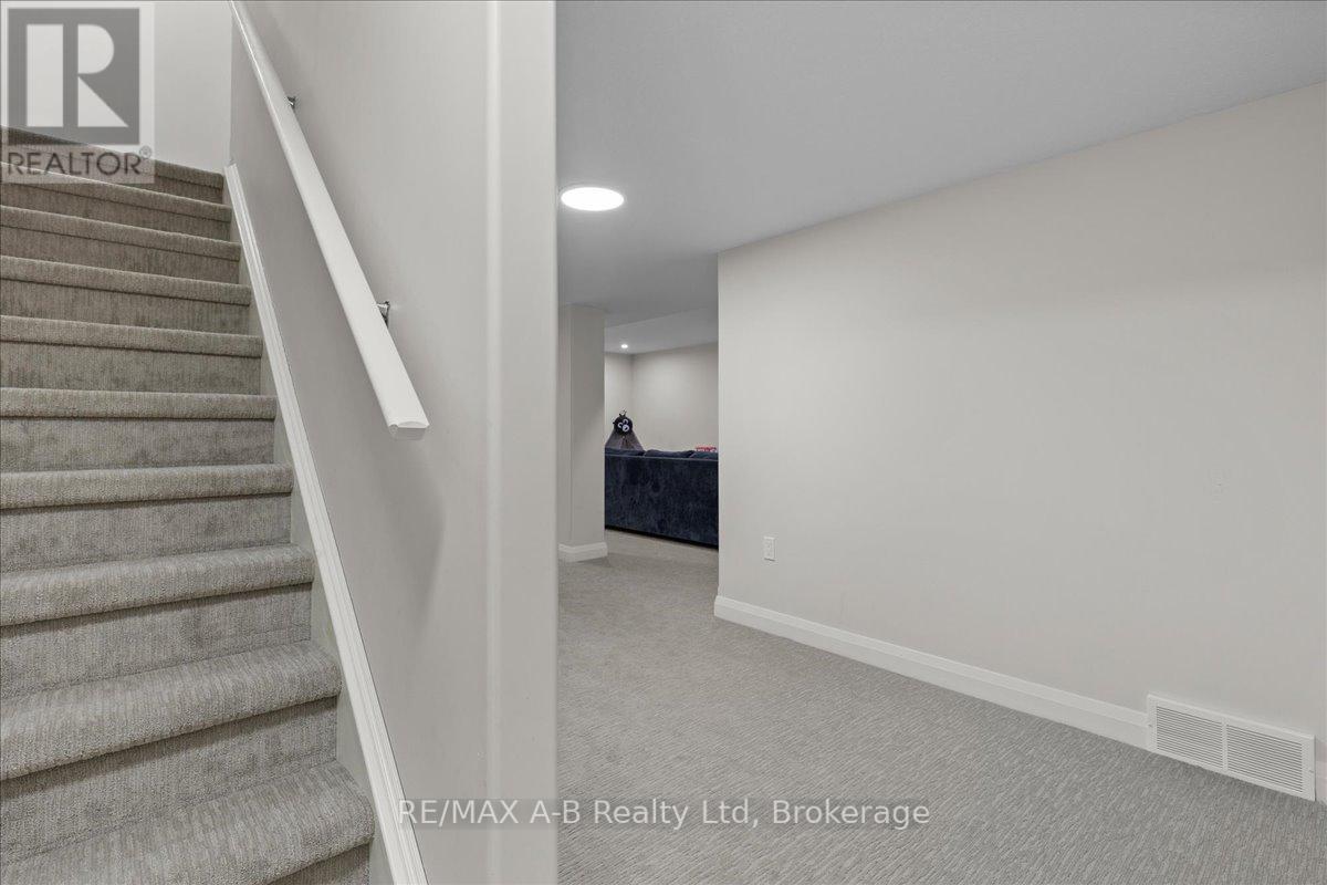 98 Rowe Avenue, South Huron, Ontario  N0M 1S1 - Photo 26 - X12084657