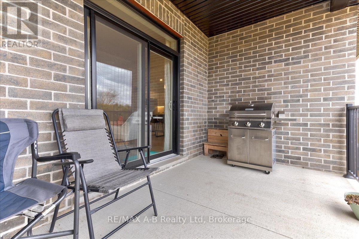 98 Rowe Avenue, South Huron, Ontario  N0M 1S1 - Photo 34 - X12084657