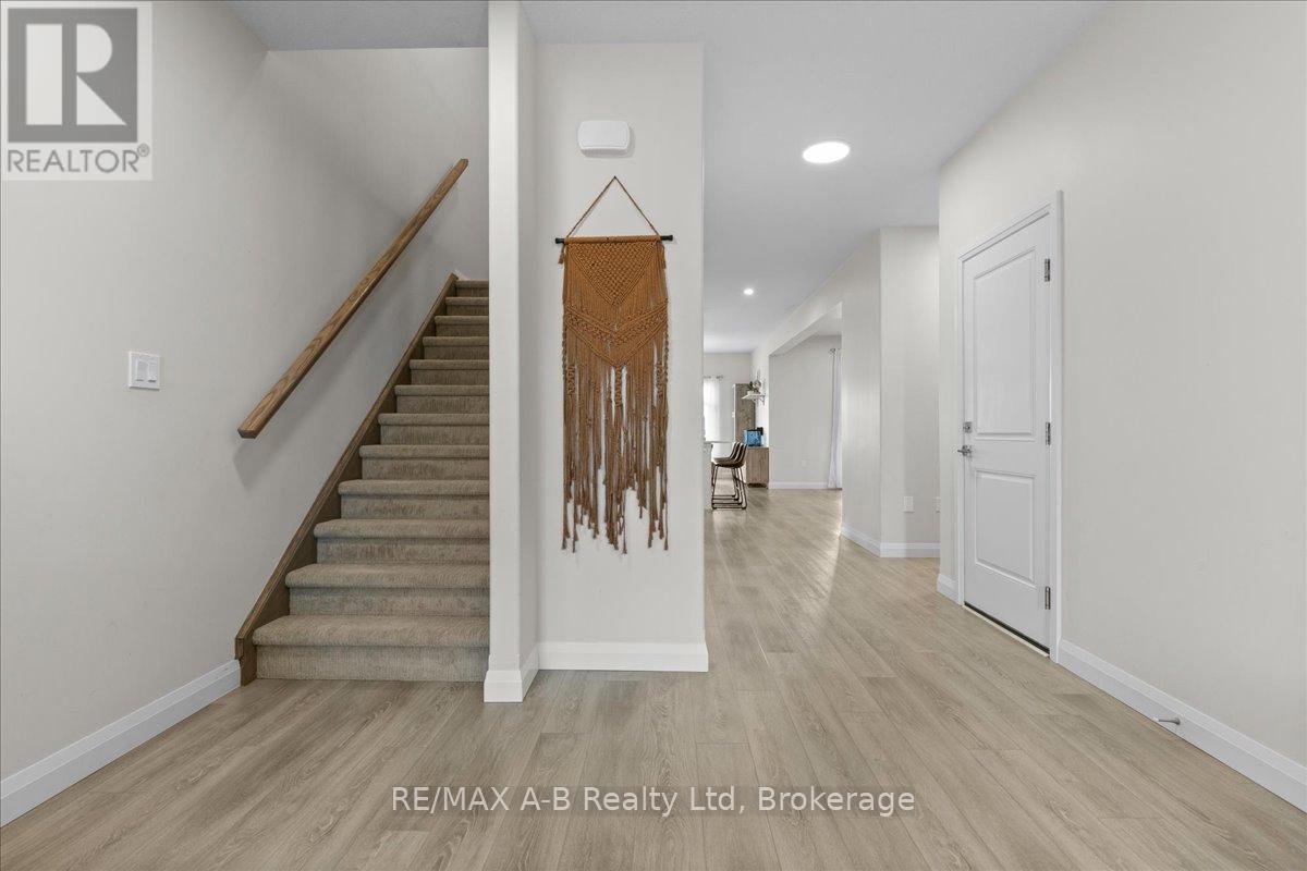 98 Rowe Avenue, South Huron, Ontario  N0M 1S1 - Photo 4 - X12084657