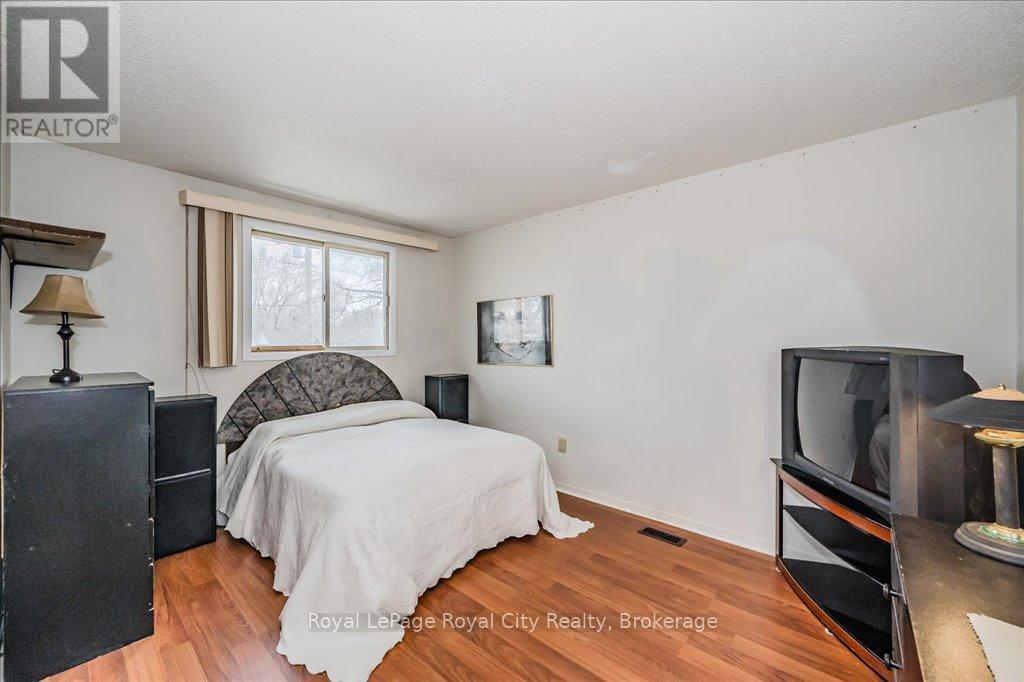 2 - 40 Silvercreek Parkway N, Guelph, Ontario  N1H 7X5 - Photo 21 - X12084624