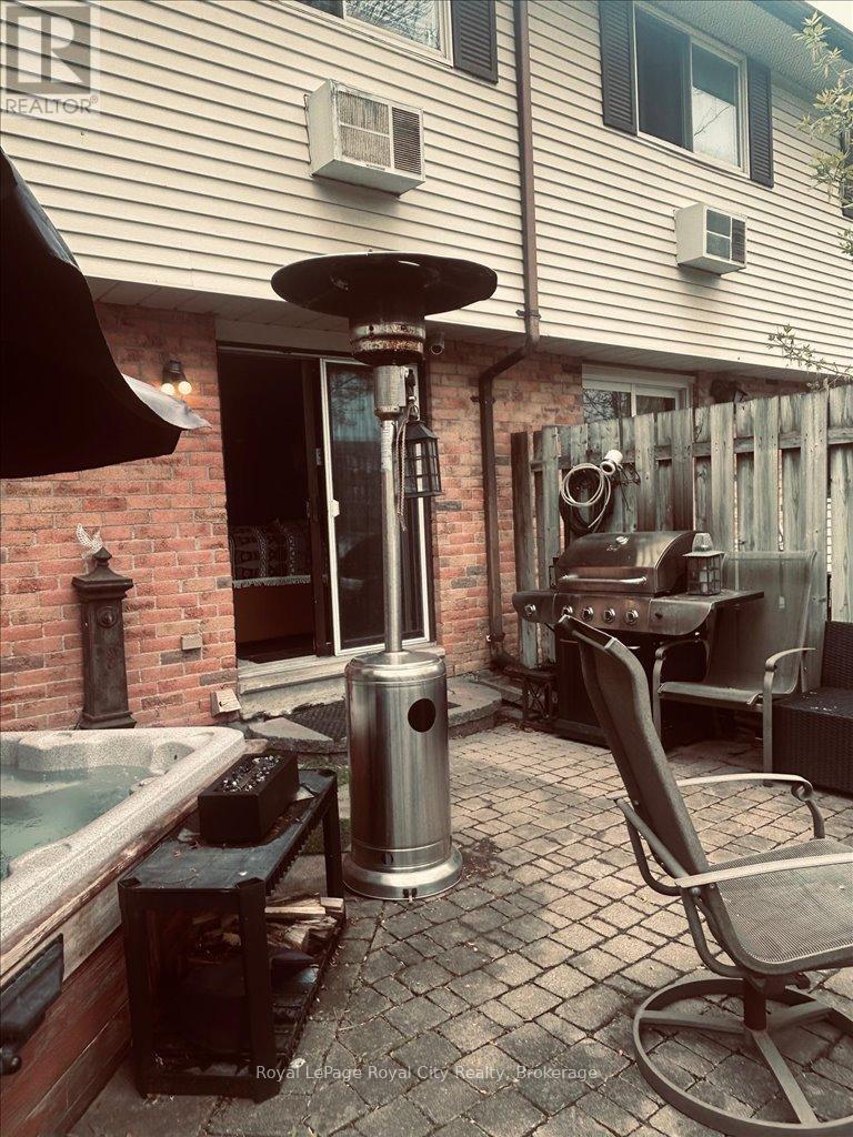 2 - 40 Silvercreek Parkway N, Guelph, Ontario  N1H 7X5 - Photo 30 - X12084624